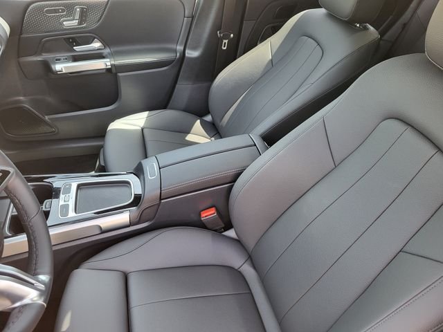 New 2026 Cirrus Silver Metallic Mercedes-Benz GLB 250 image 8