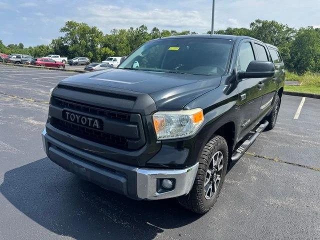 Used 2015 Black Toyota SR5 image 7