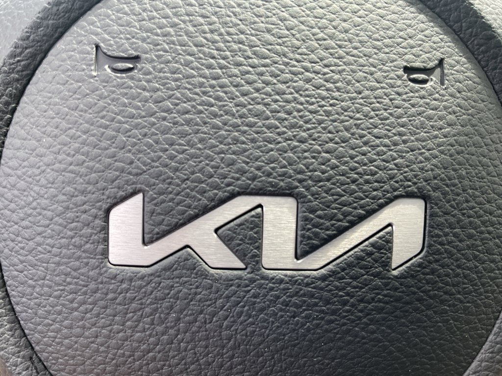 Used 2026 Snow White Pearl Kia LX image 34