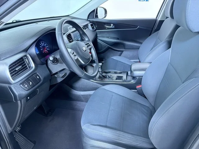 Used 2019 Platinum Graphite Kia LX image 18