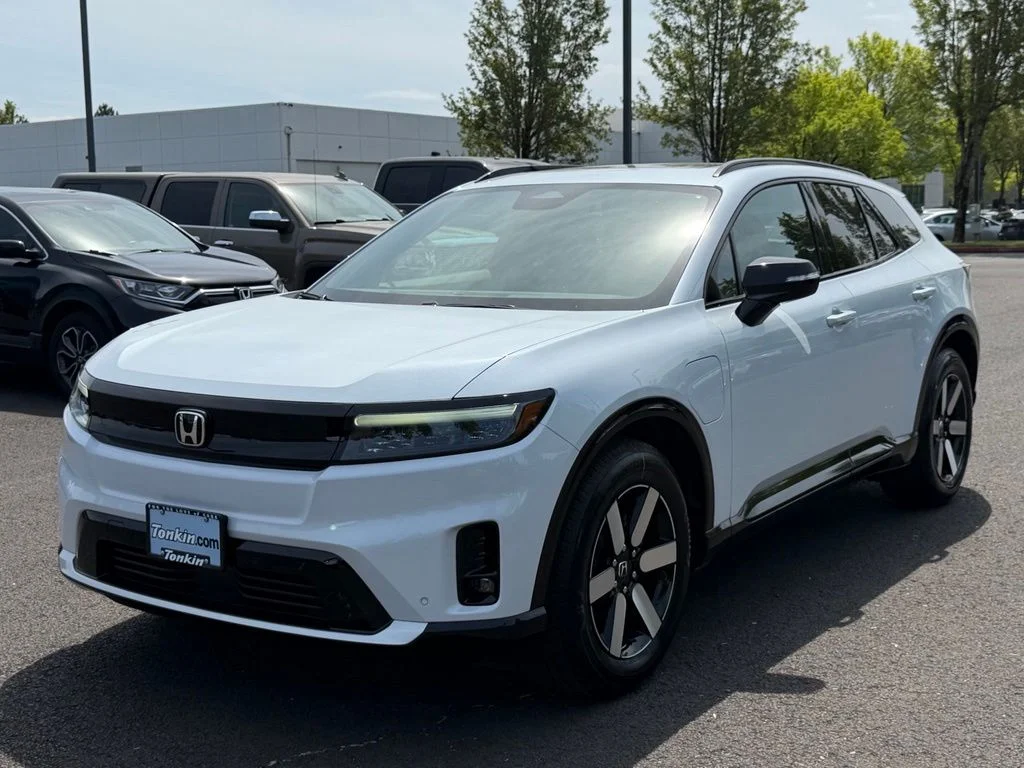 New 2026 Frostline White Pearl Honda Touring image 4