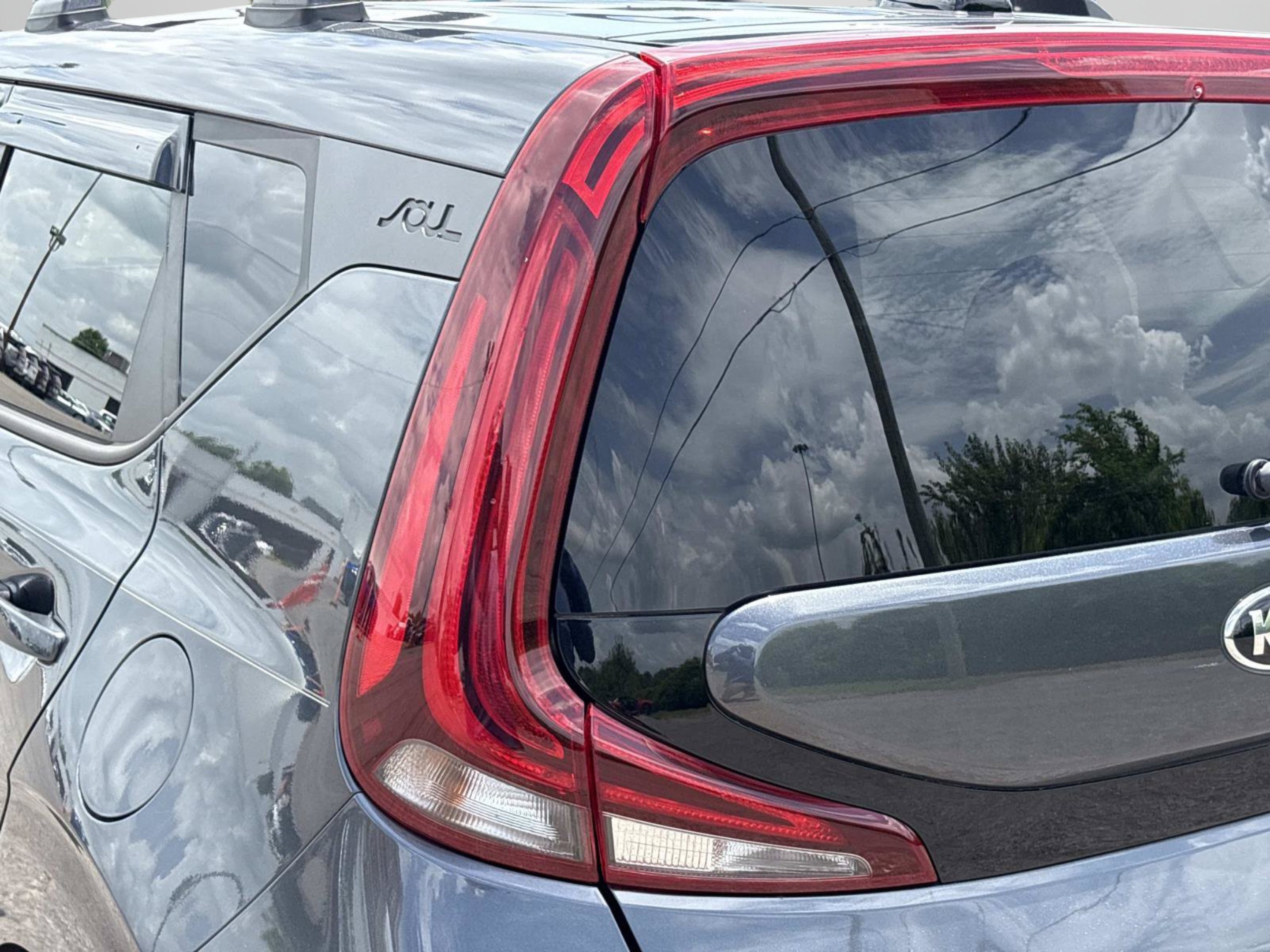 Used 2021 Gravity Gray Kia Turbo image 10