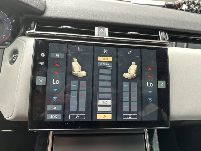 Used 2024 Gray Land Rover Dynamic SE image 20