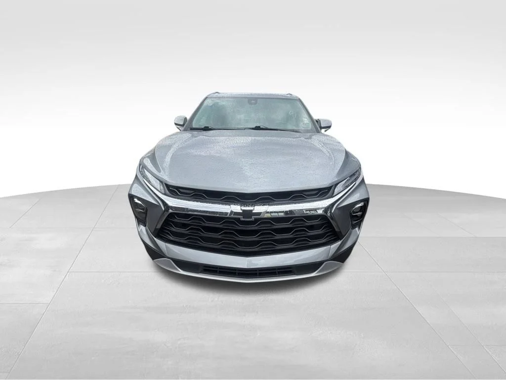 Used 2023 Gray Chevrolet LT image 7
