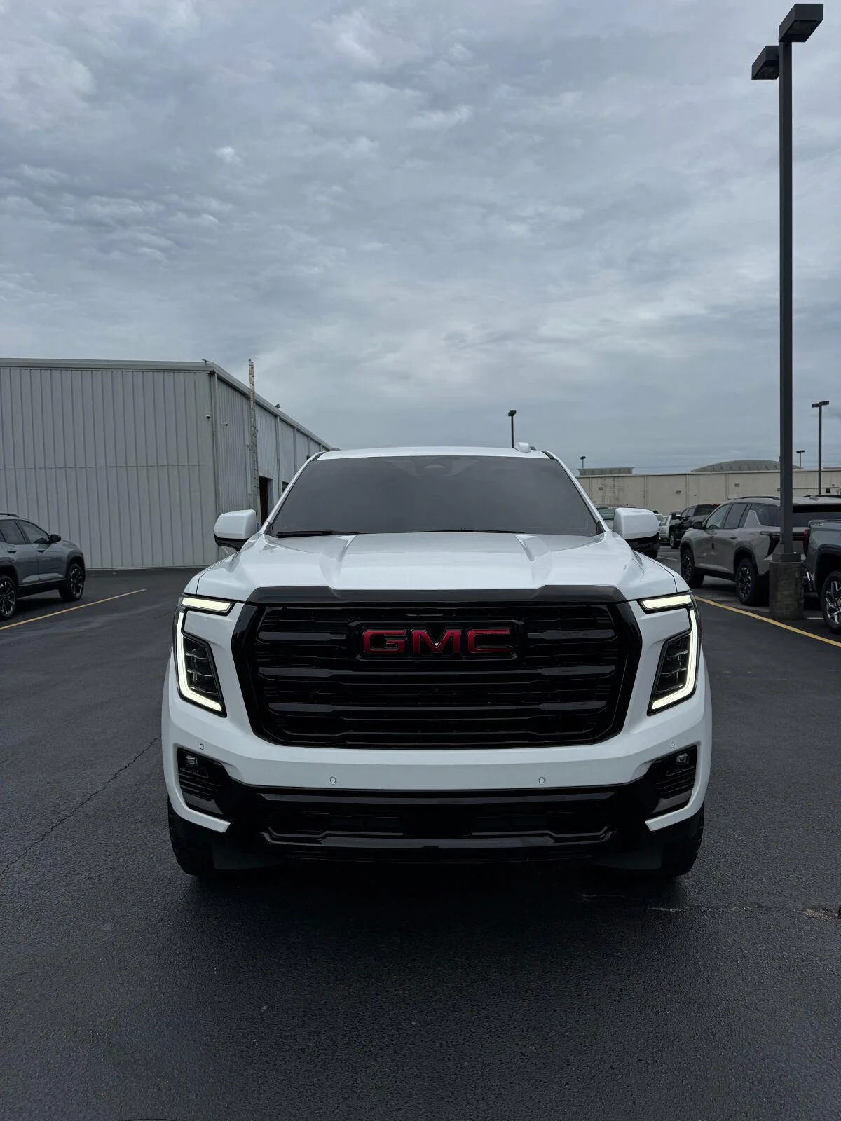 Used 2025 Summit White GMC Elevation image 8