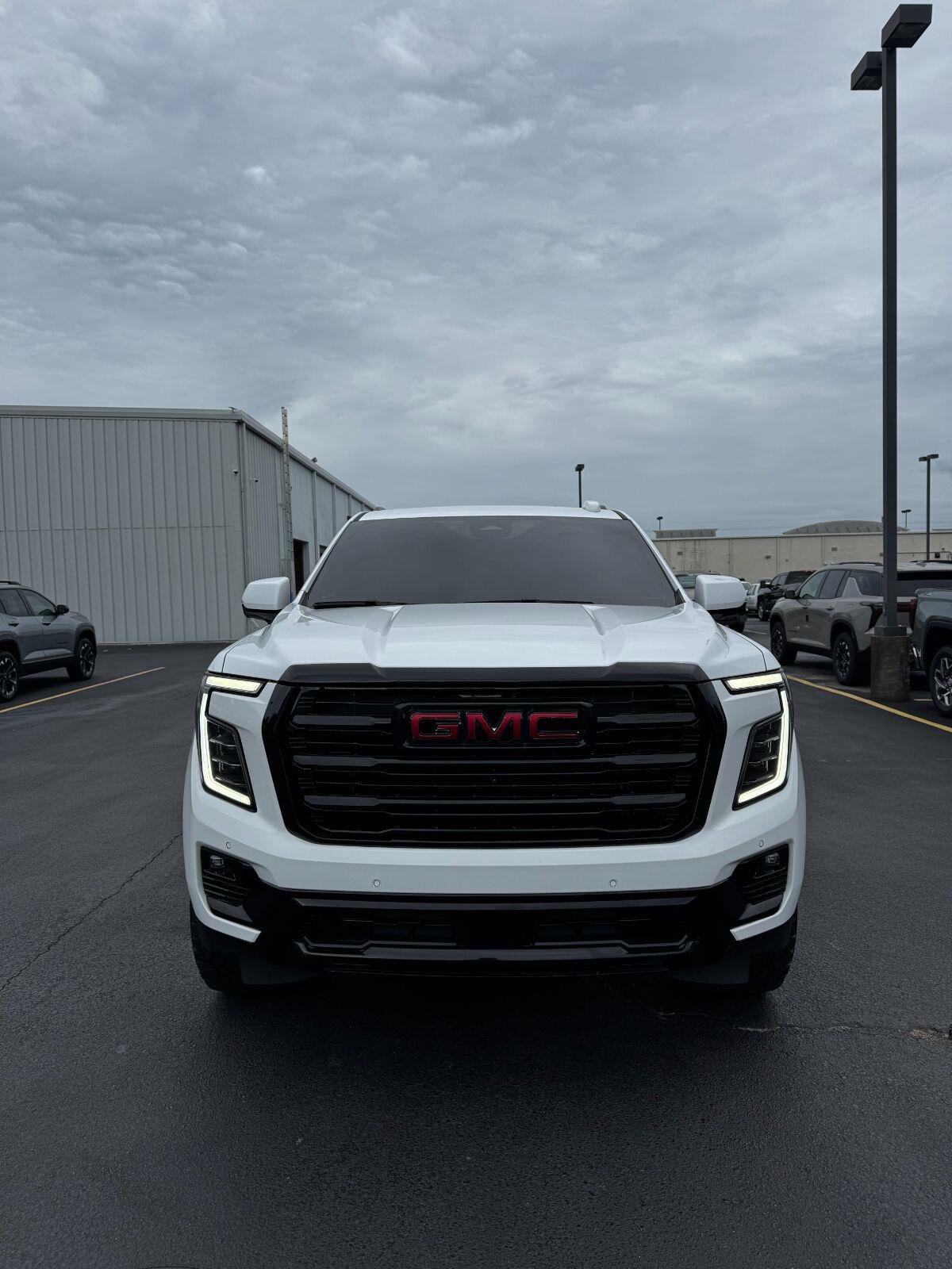 Used 2025 Summit White GMC Elevation image 8