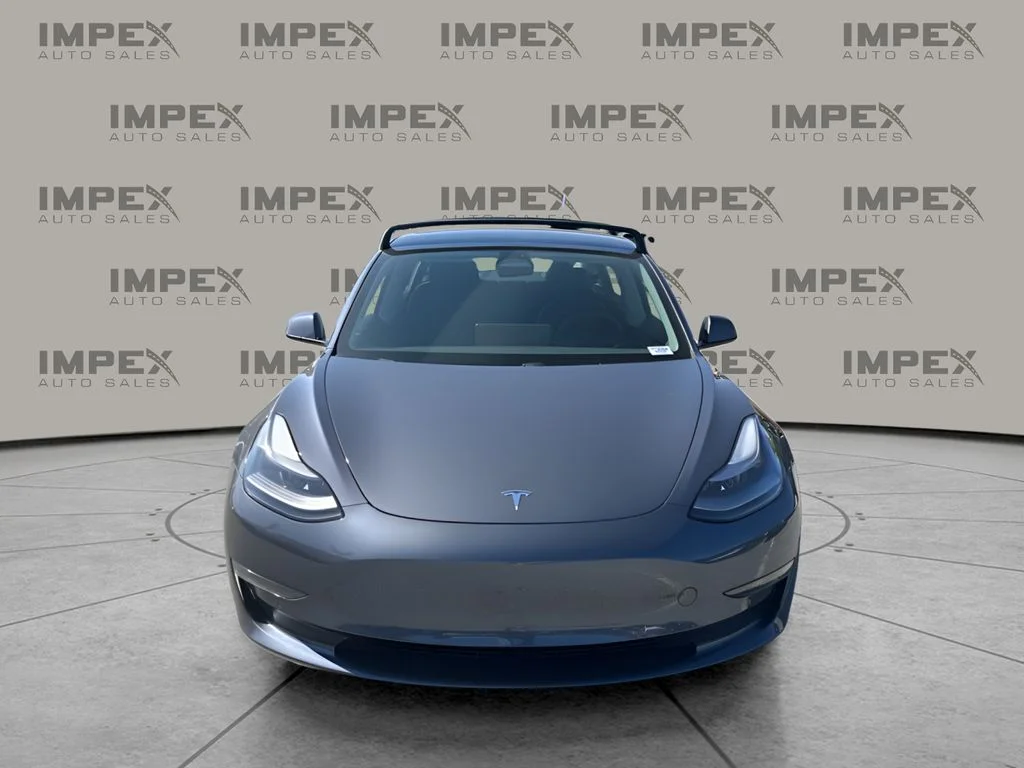 Used 2021  Tesla Long Range image 8