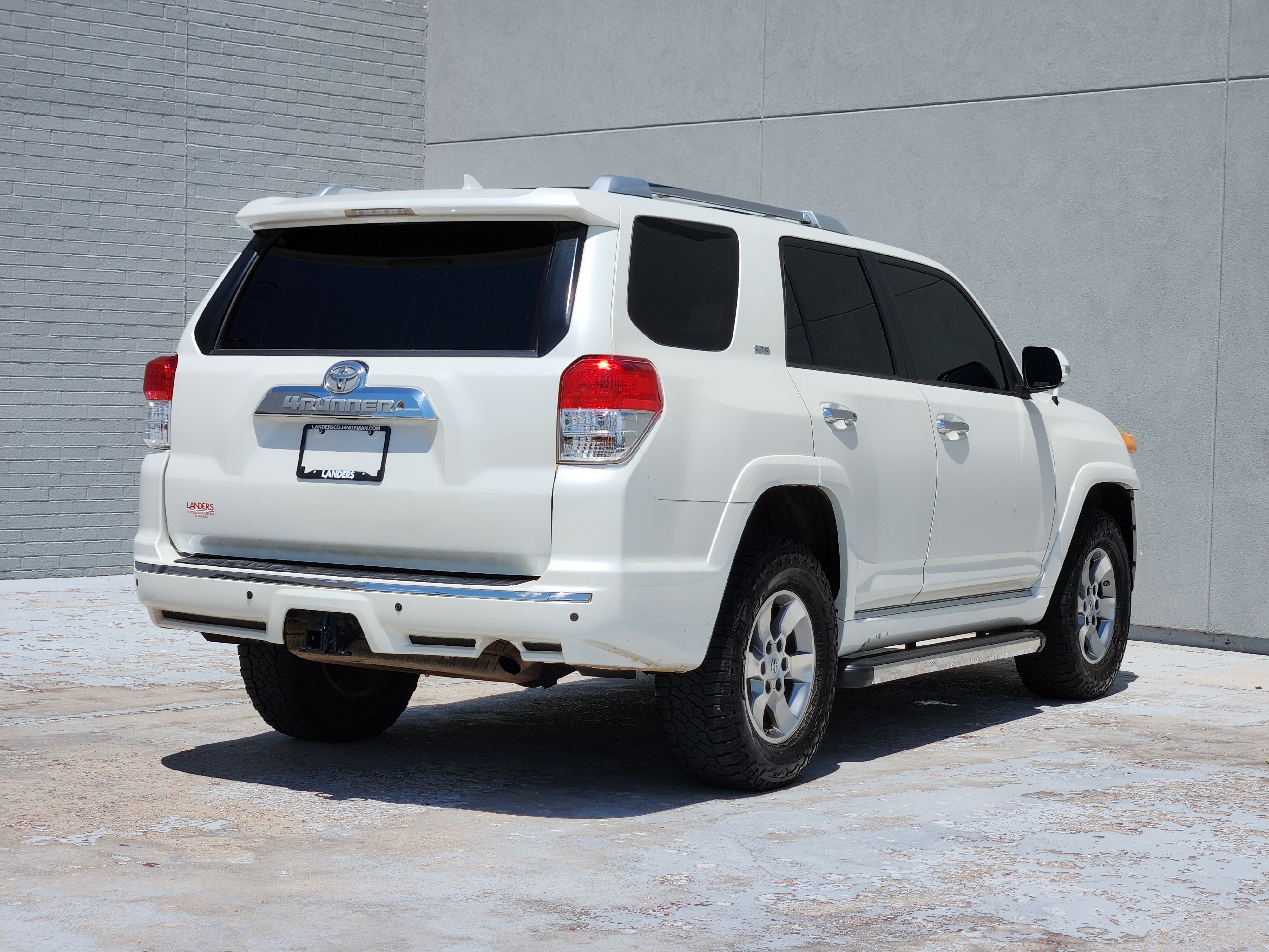 Used 2012 Blizzard Pearl Toyota SR5 image 7
