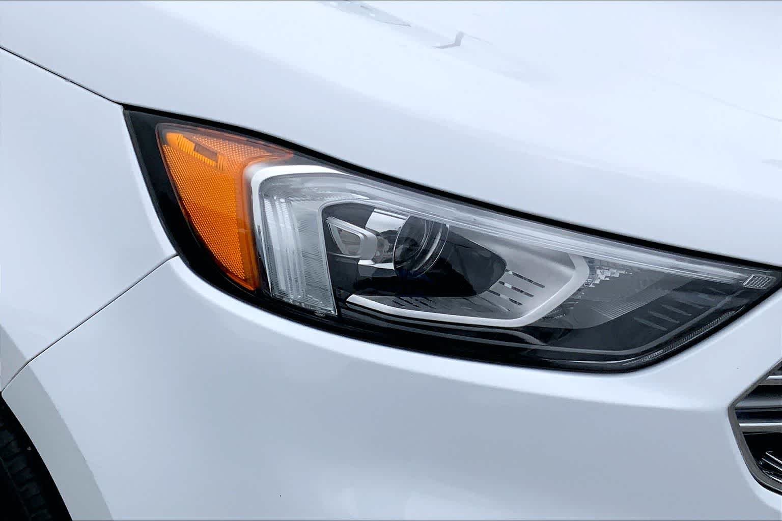 Used 2022 Oxford White Ford SEL image 24