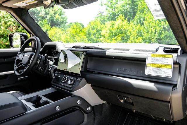 New 2026 Santorini Black Metallic Land Rover V8 image 16