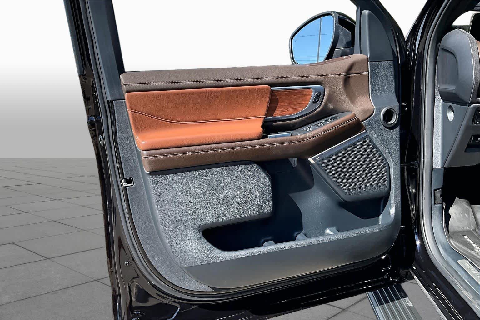 Used 2025 Agate Black Ford King Ranch image 20
