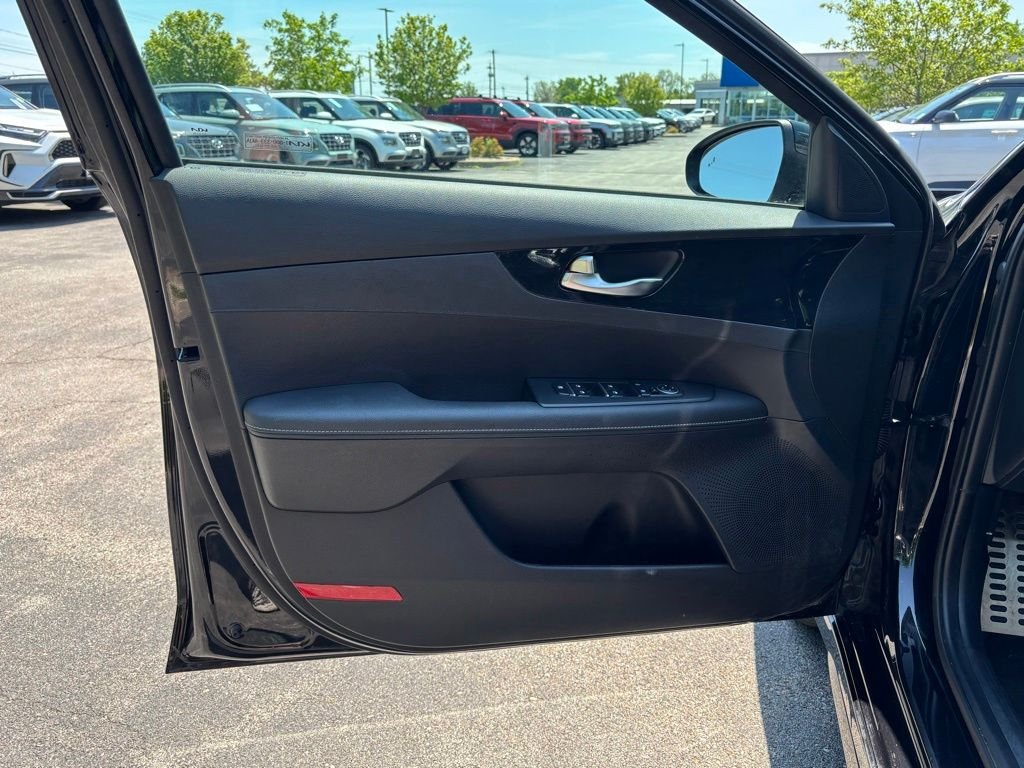 Used 2023 Black Kia GT-Line image 20
