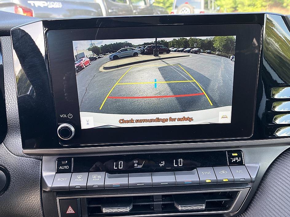 Used 2025 Ice Cap Toyota SE image 18