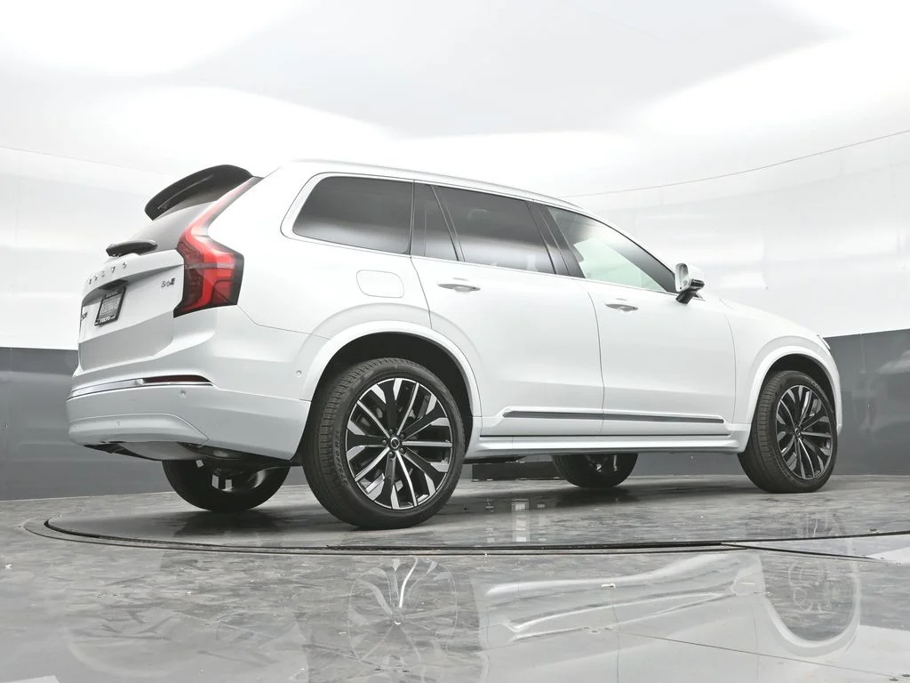 New 2026 Crystal White Volvo Plus image 35