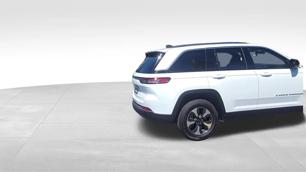 Used 2024 Bright White Clearcoat Jeep 4xe image 8