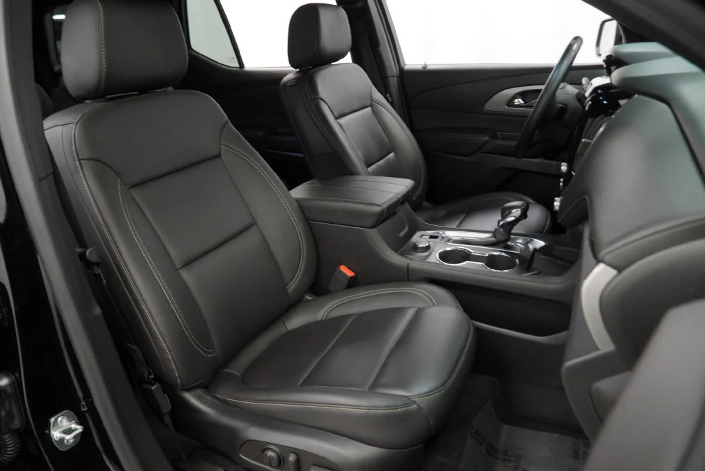 Used 2023 MOSAIC BLACK METALLIC Chevrolet LT Leather image 40