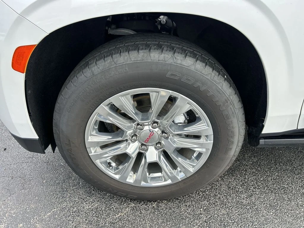 Used 2022 White GMC Denali image 16