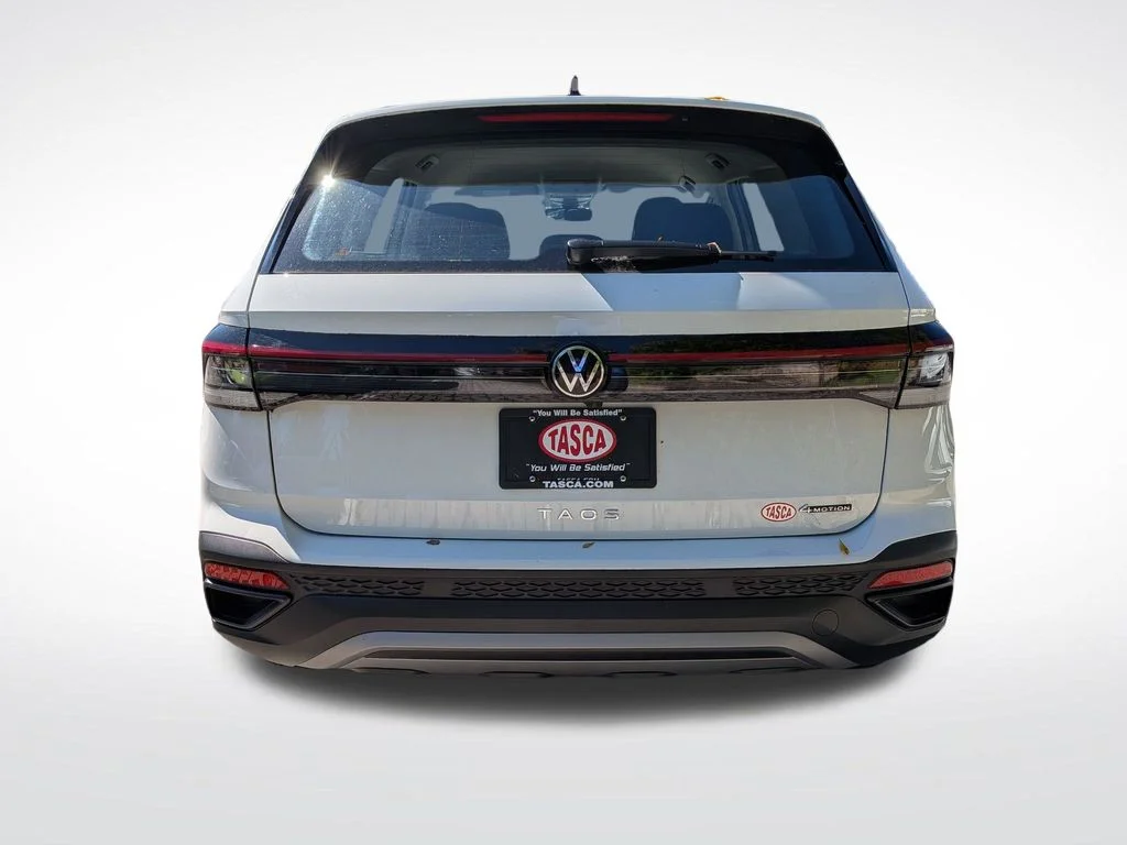 Used 2025 White Volkswagen 1.5T S image 4