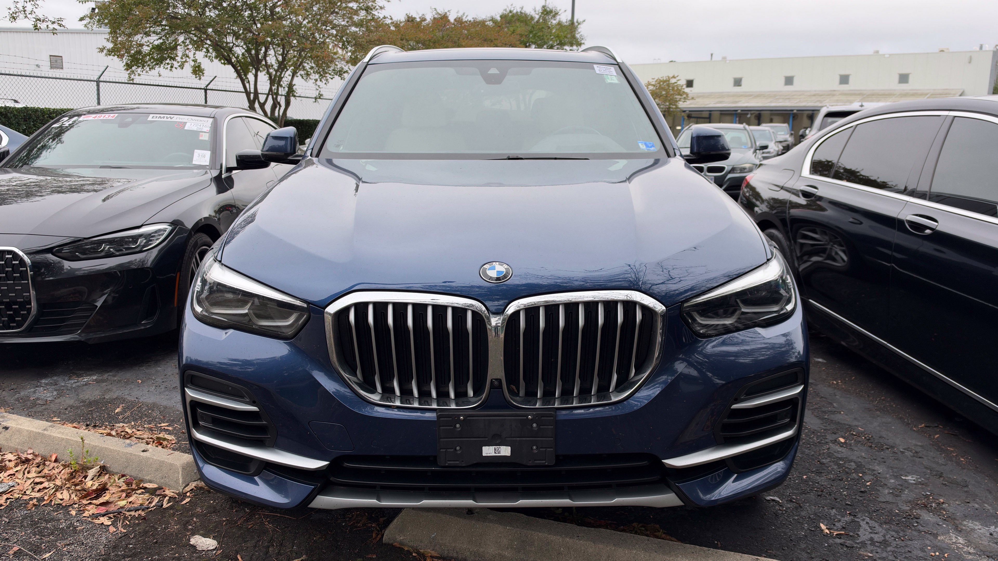 Used 2022 Phytonic Blue Metallic BMW xDrive40i image 12