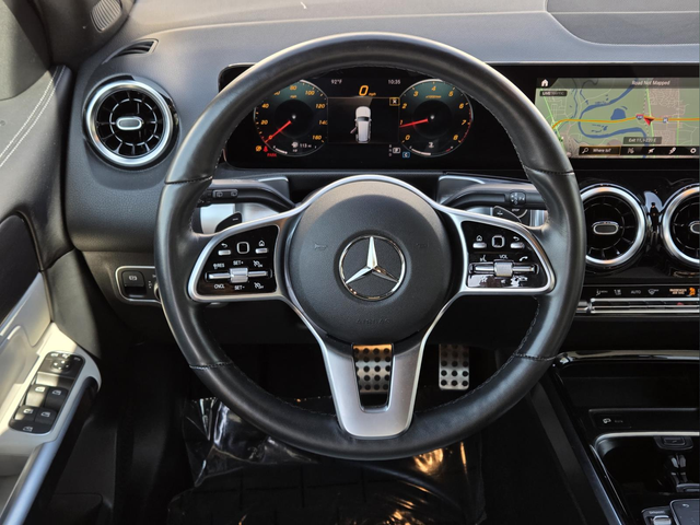 Used 2022  Mercedes-Benz GLB 250 image 13