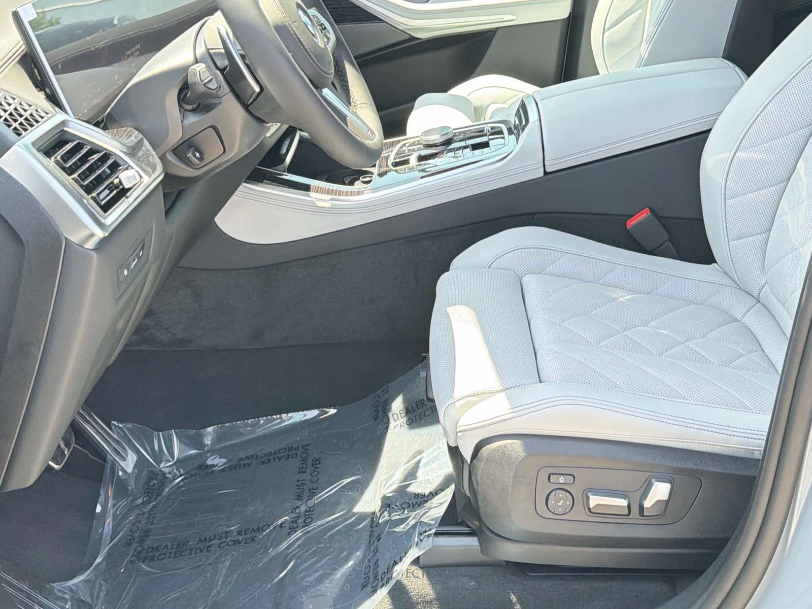 New 2026 Brooklyn Grey Metallic BMW xDrive50e Plug-In Hybrid image 30
