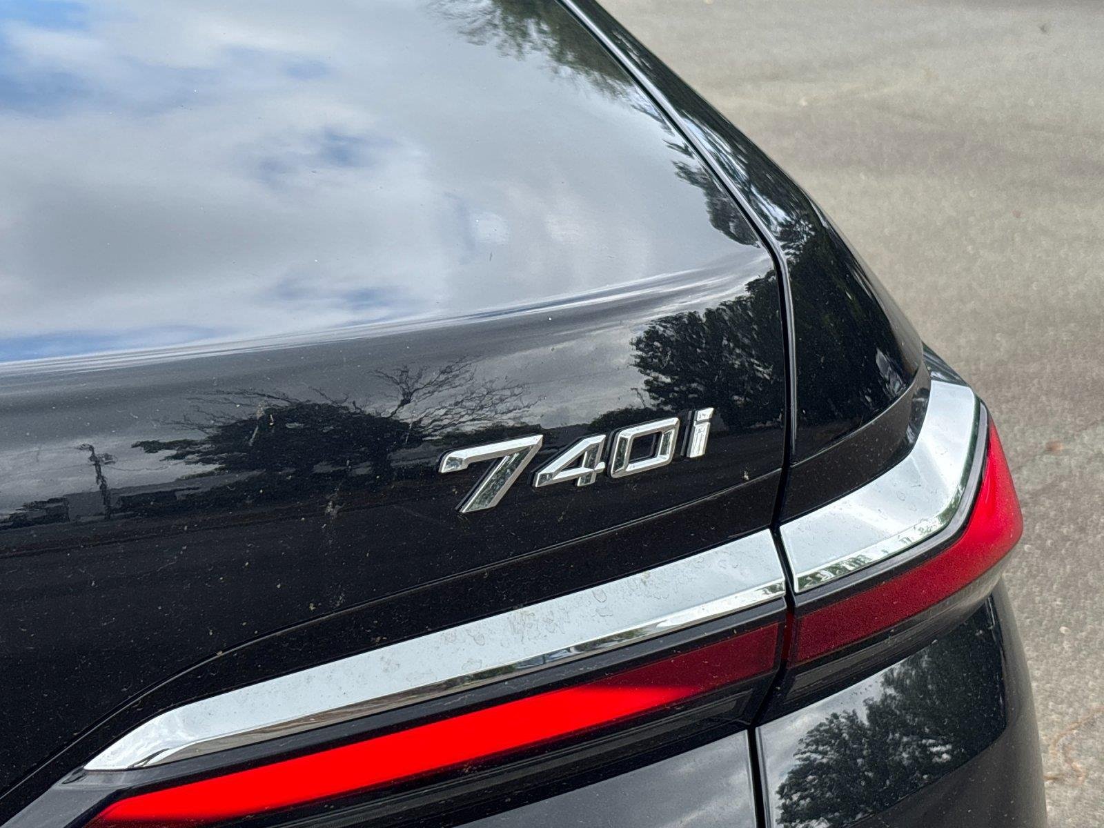 Used 2024 Black Sapphire Metallic BMW 740i image 10