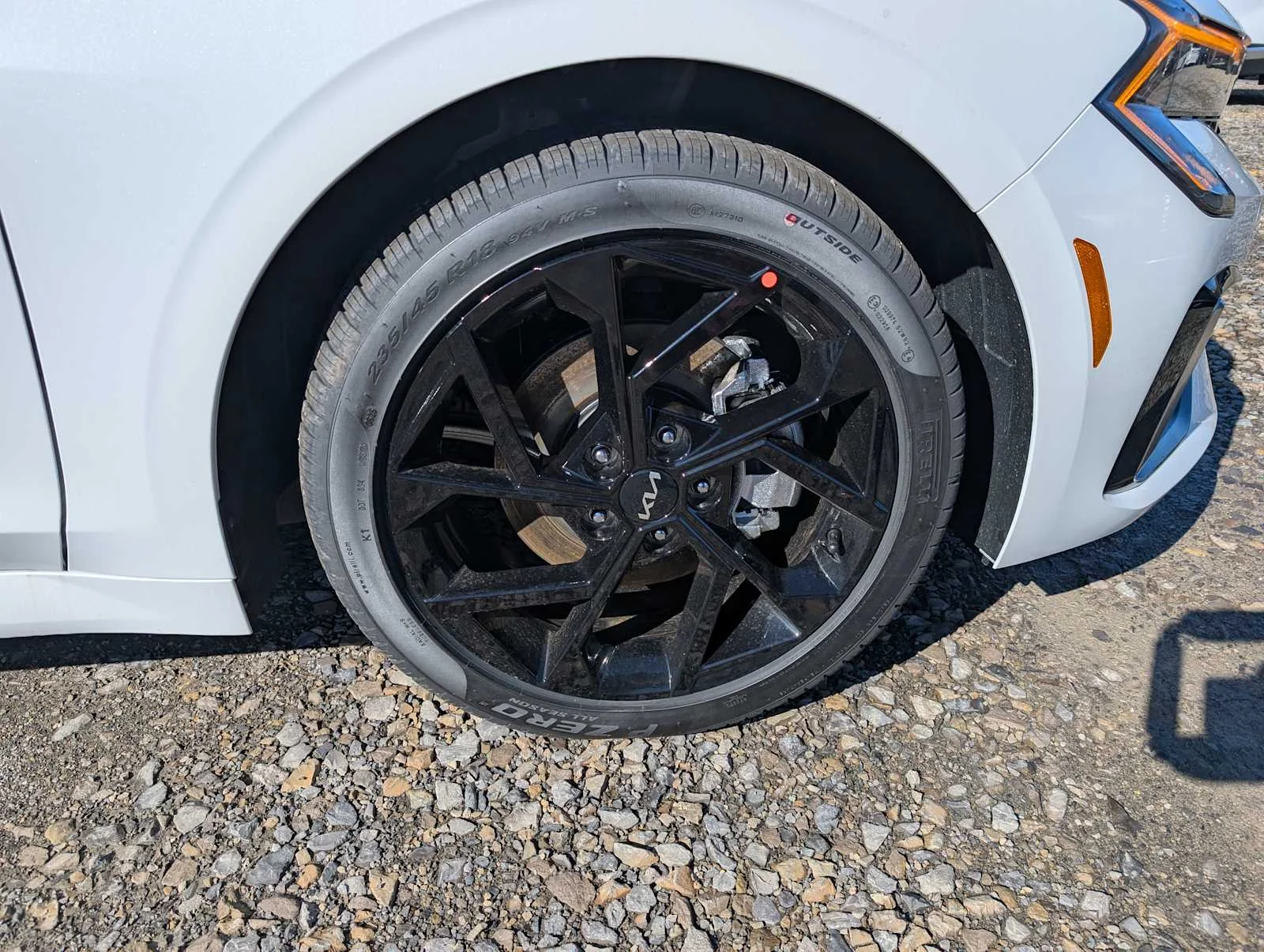 New 2026 Snow White Pearl Kia GT-Line image 3