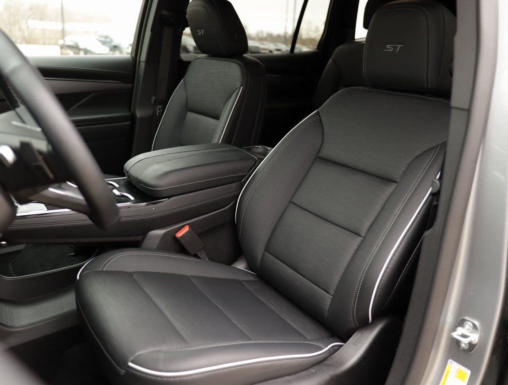 Used 2025 Moonstone Gray Metallic Buick Sport Touring image 24