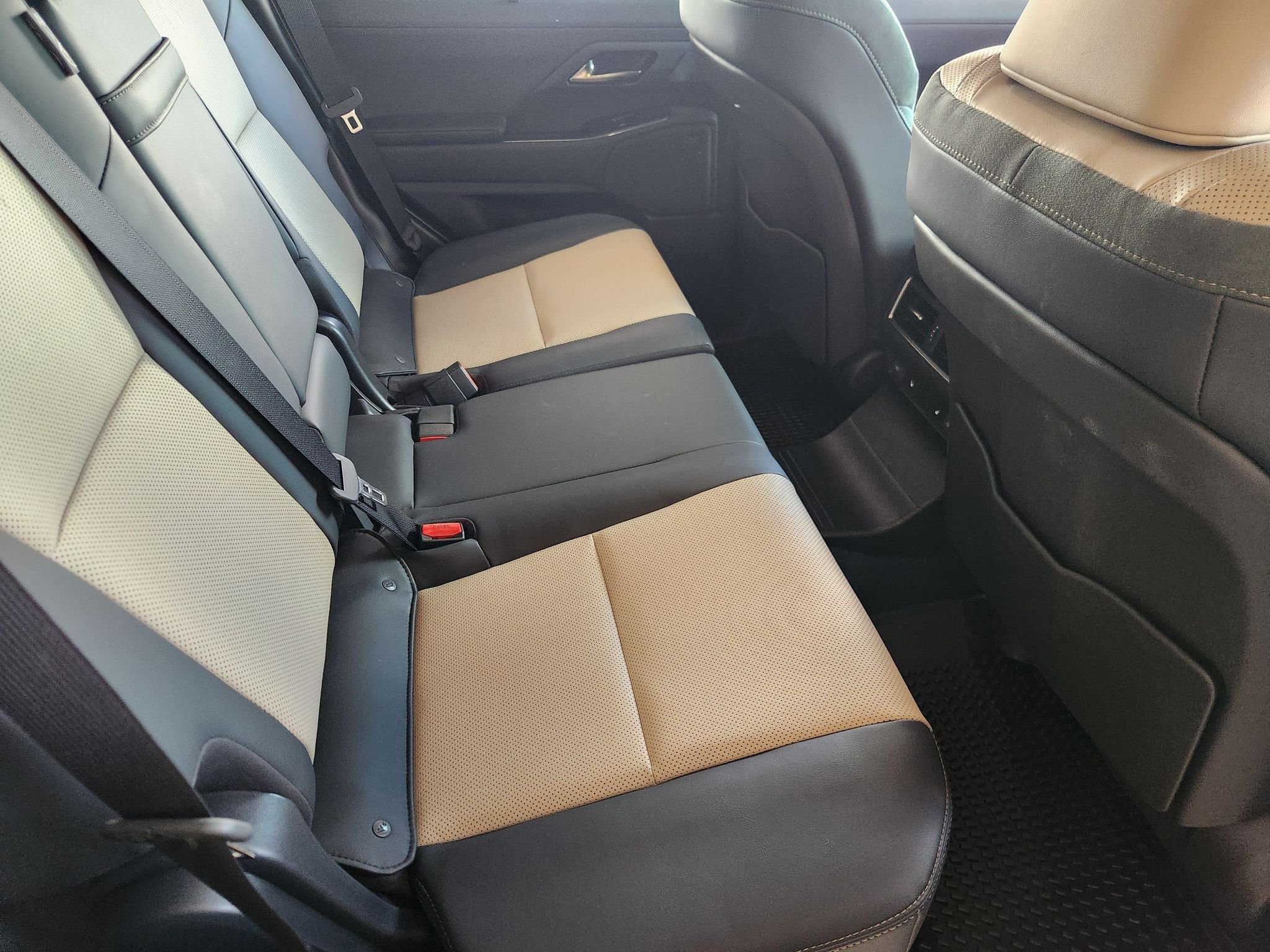 Used 2025 Earth/Black Roof Lexus Overtrail+ image 32