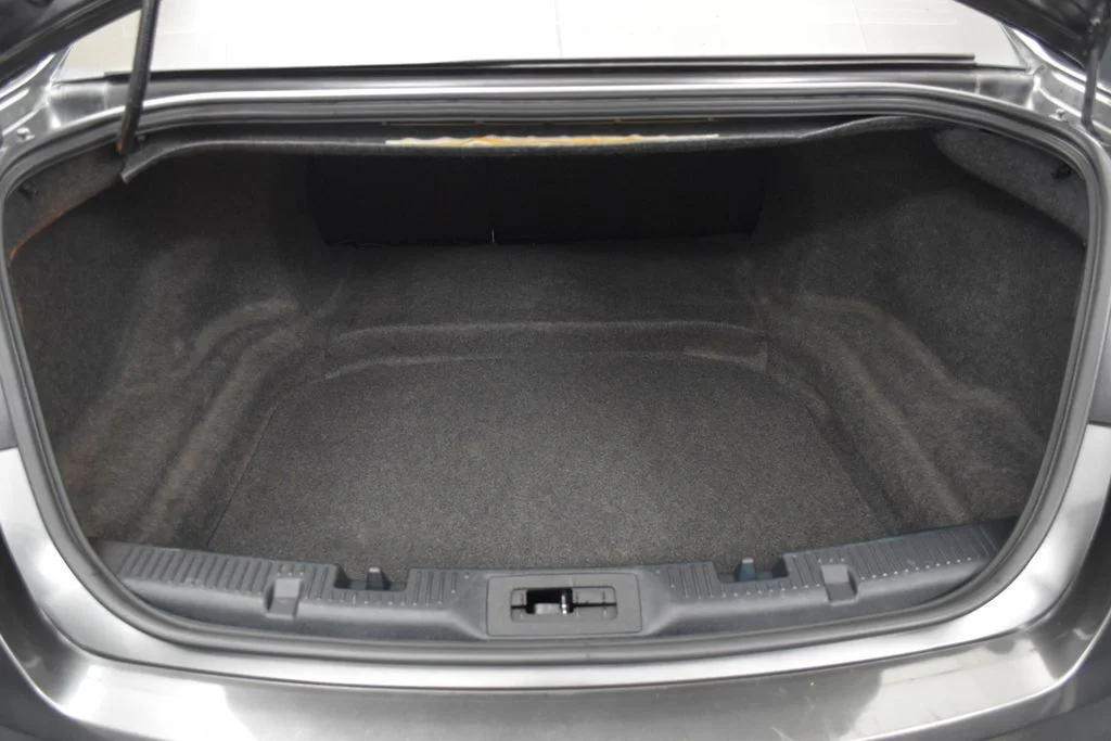 Used 2018 Gray Ford SHO image 22