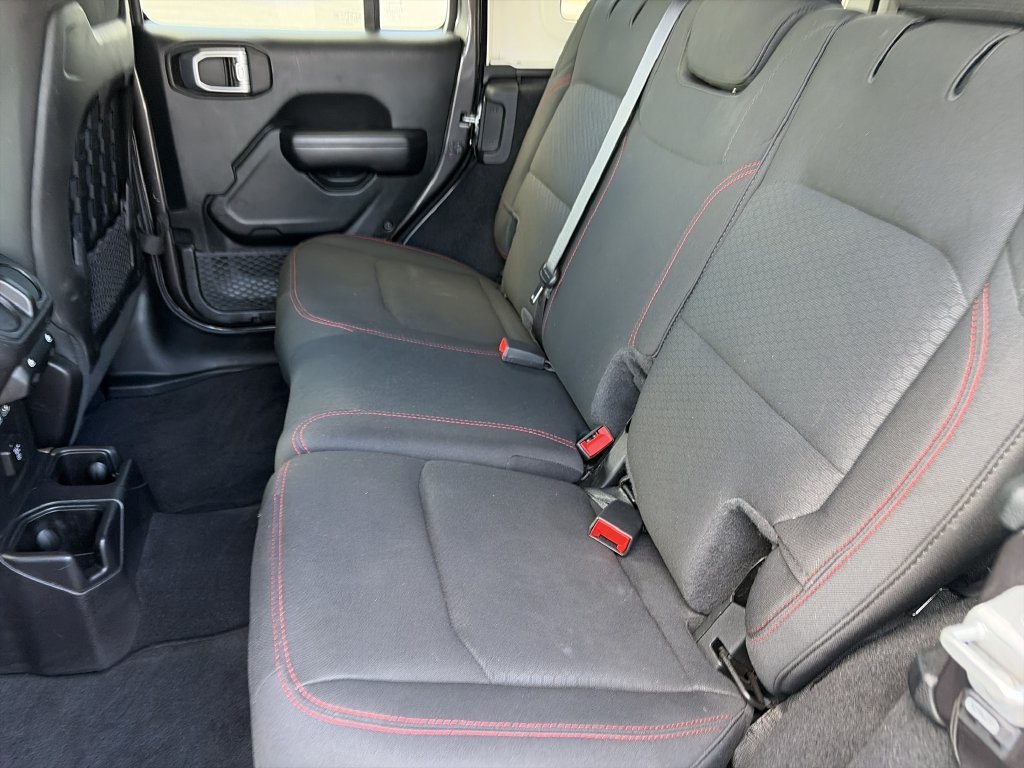 Used 2021 Granite Crystal Clearcoat Metallic Jeep Unlimited Rubicon image 30