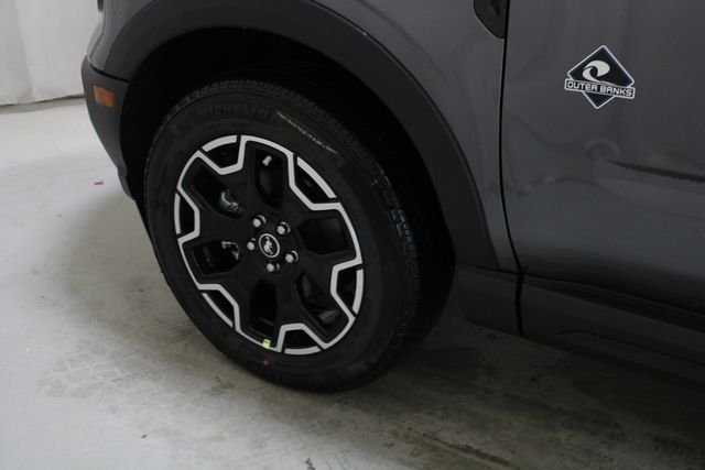 New 2026 Carbonized Gray Metallic Ford Outer Banks image 29