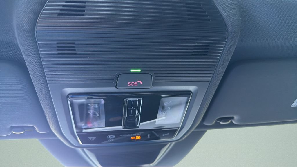 New 2026 Opal White Pearl Volkswagen SE image 30