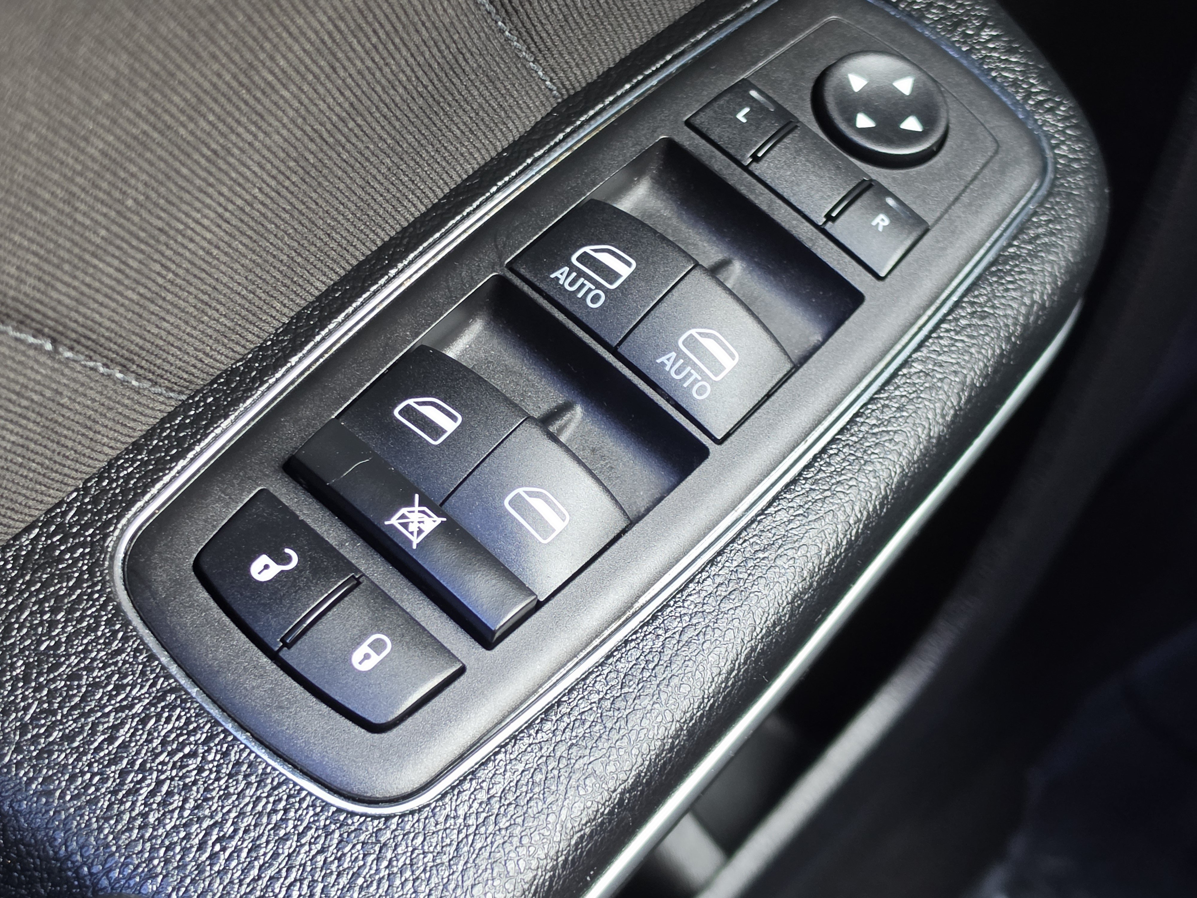 Used 2023 B5 Blue Pearlcoat Dodge SXT image 13