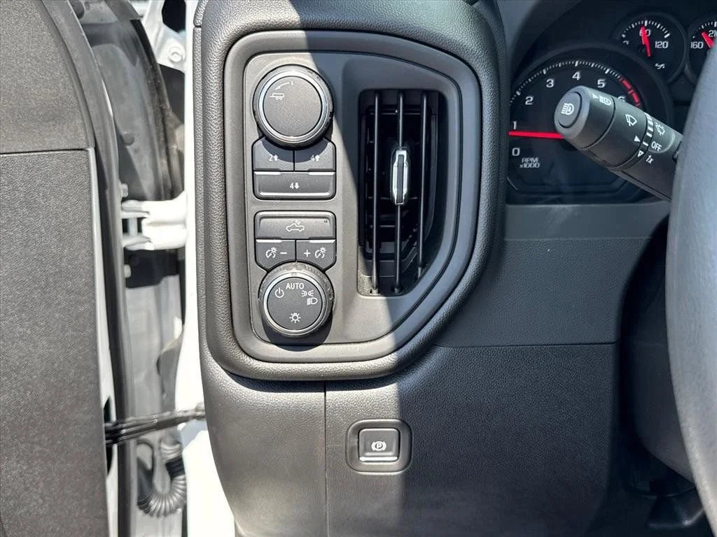 2025 Chevrolet Silverado 2500HD Custom - Photo 19