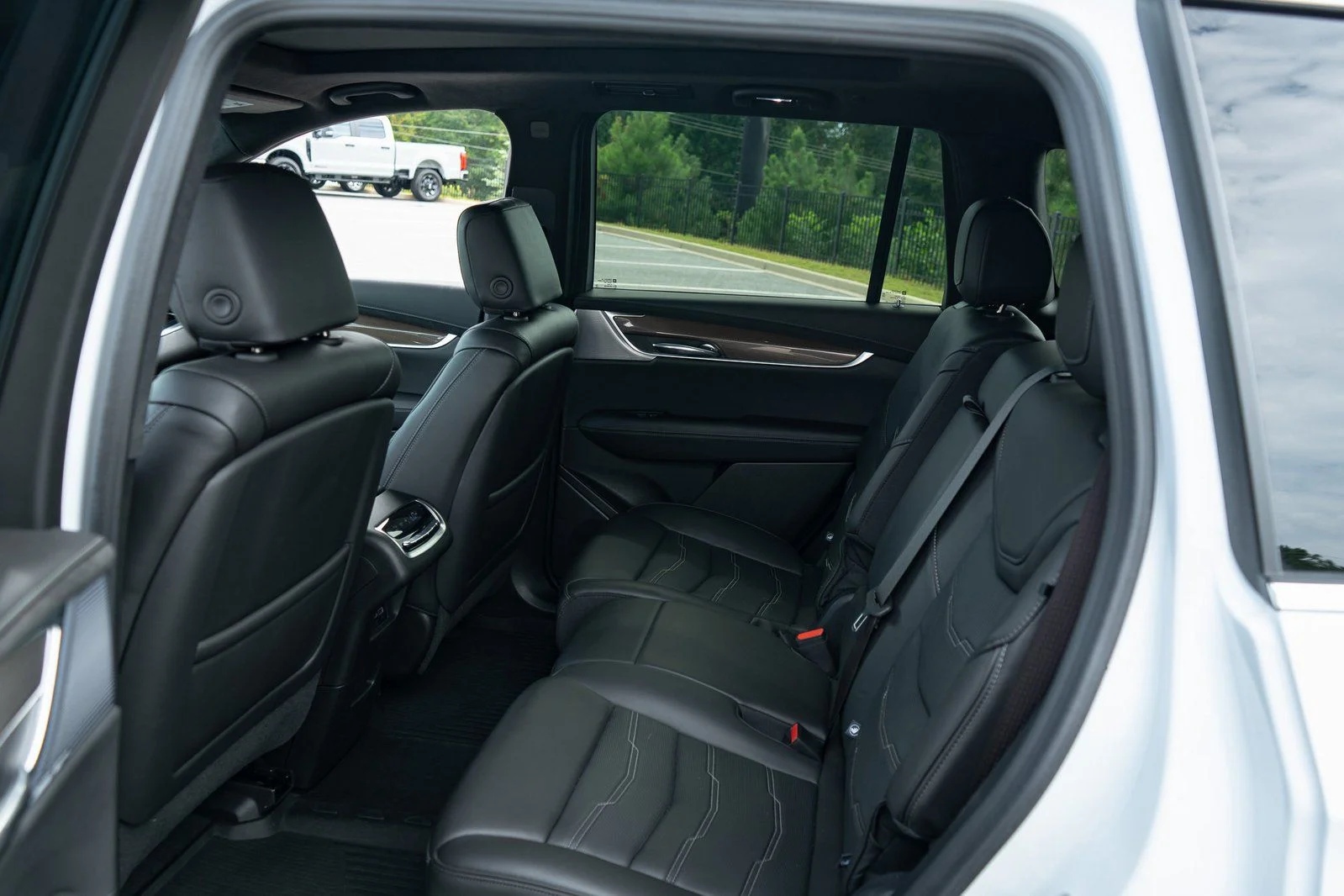 Used 2024 White Cadillac Premium Luxury image 19