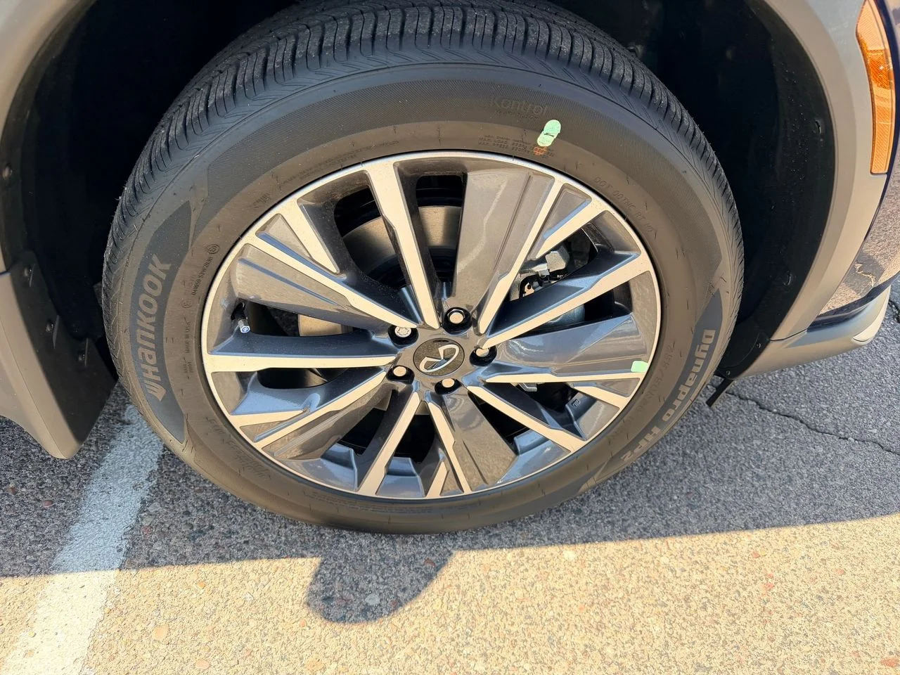 New 2027 GRAND BLUE INFINITI Luxe FWD image 10