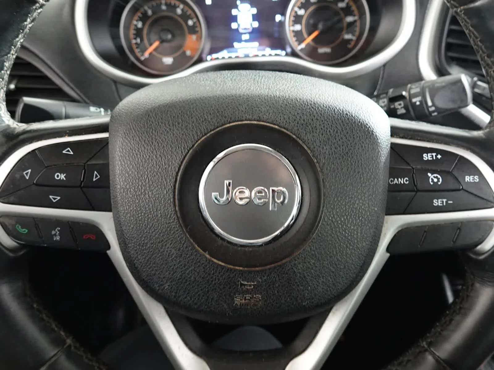 Used 2016 Granite Crystal Metallic Clearcoat Jeep Trailhawk image 19