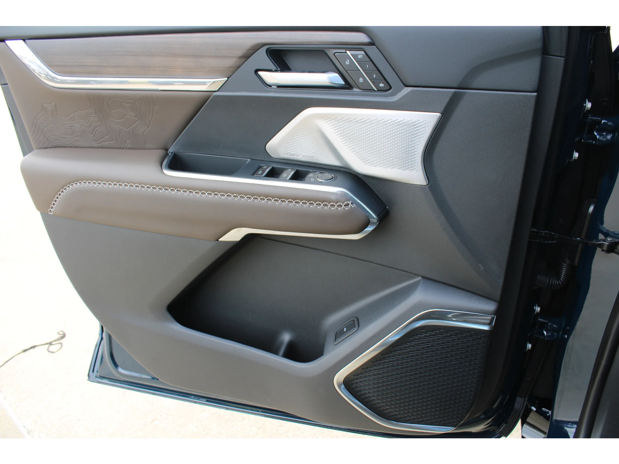 New 2027 Ink GMC Denali Ultimate image 24