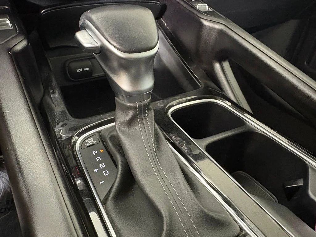 Used 2025 Silver Kia S image 35