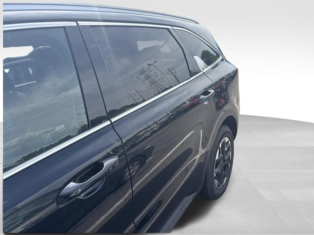 Used 2024 Black Kia S image 5