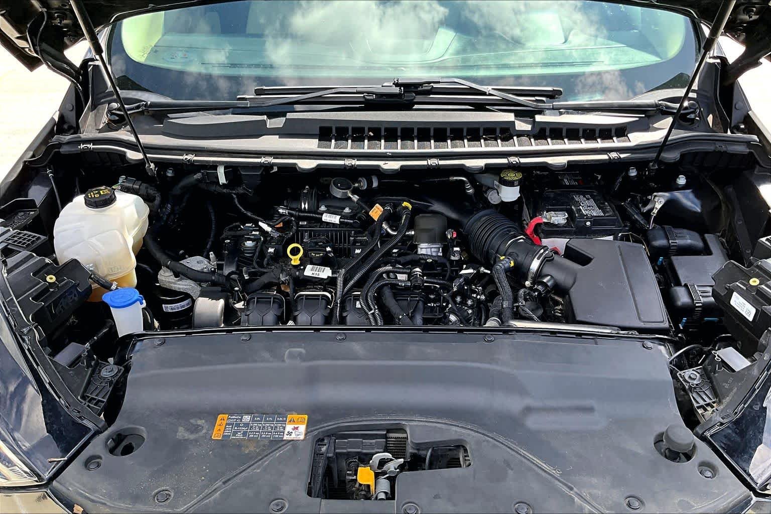 Used 2020 Agate Black Ford SE image 30