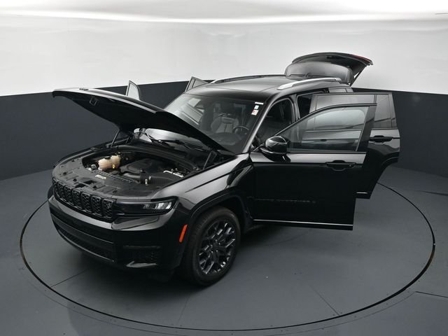 Used 2023 Black Jeep Summit image 26
