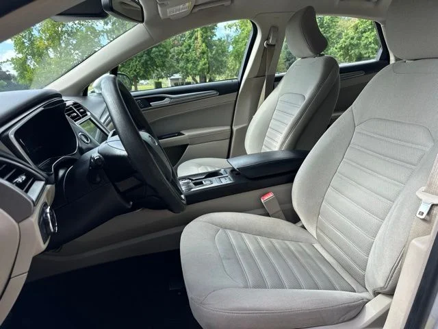 Used 2019 Ingot Silver Ford SE image 12