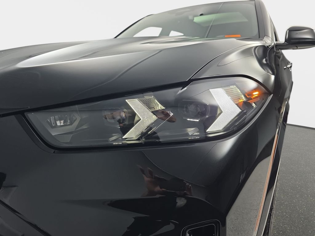 New 2026 Black Sapphire Metallic BMW xDrive40i image 31