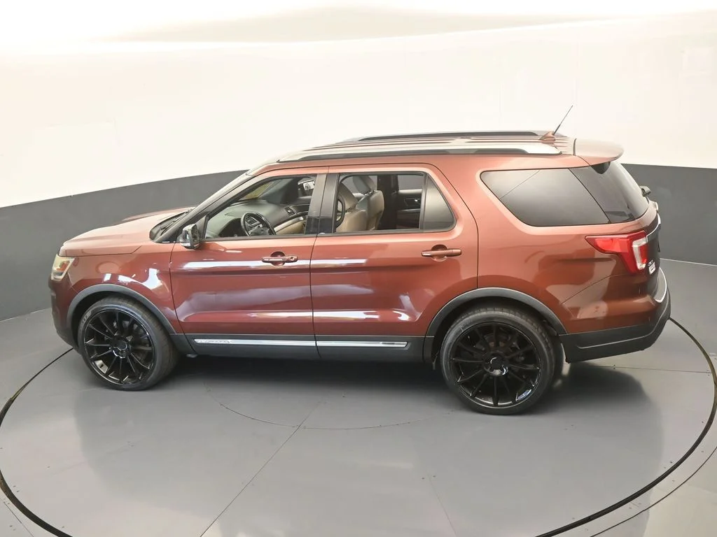 Used 2018 Cinnamon Glaze Metallic Ford XLT image 46