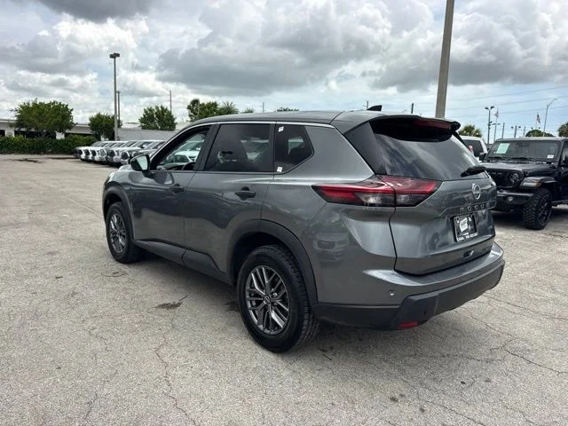 Used 2024 Gray Nissan S image 13