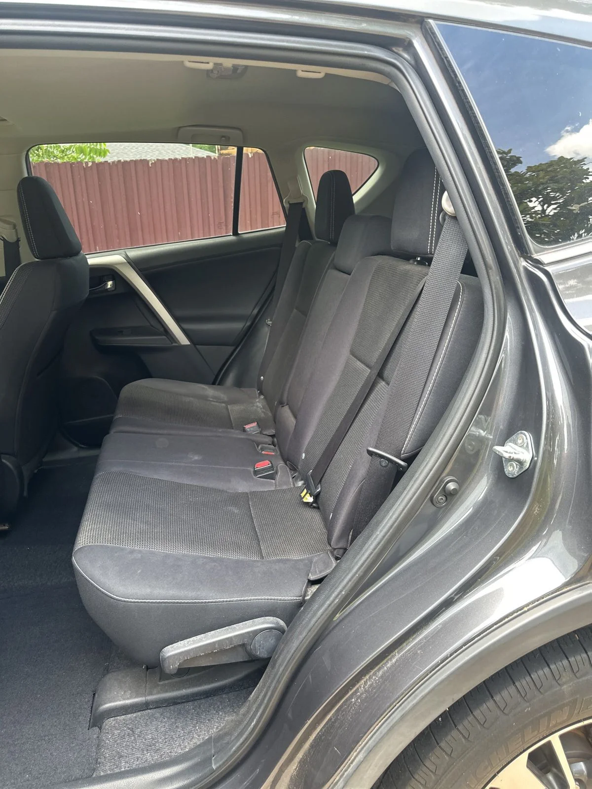 Used 2016 Gray Toyota XLE image 23