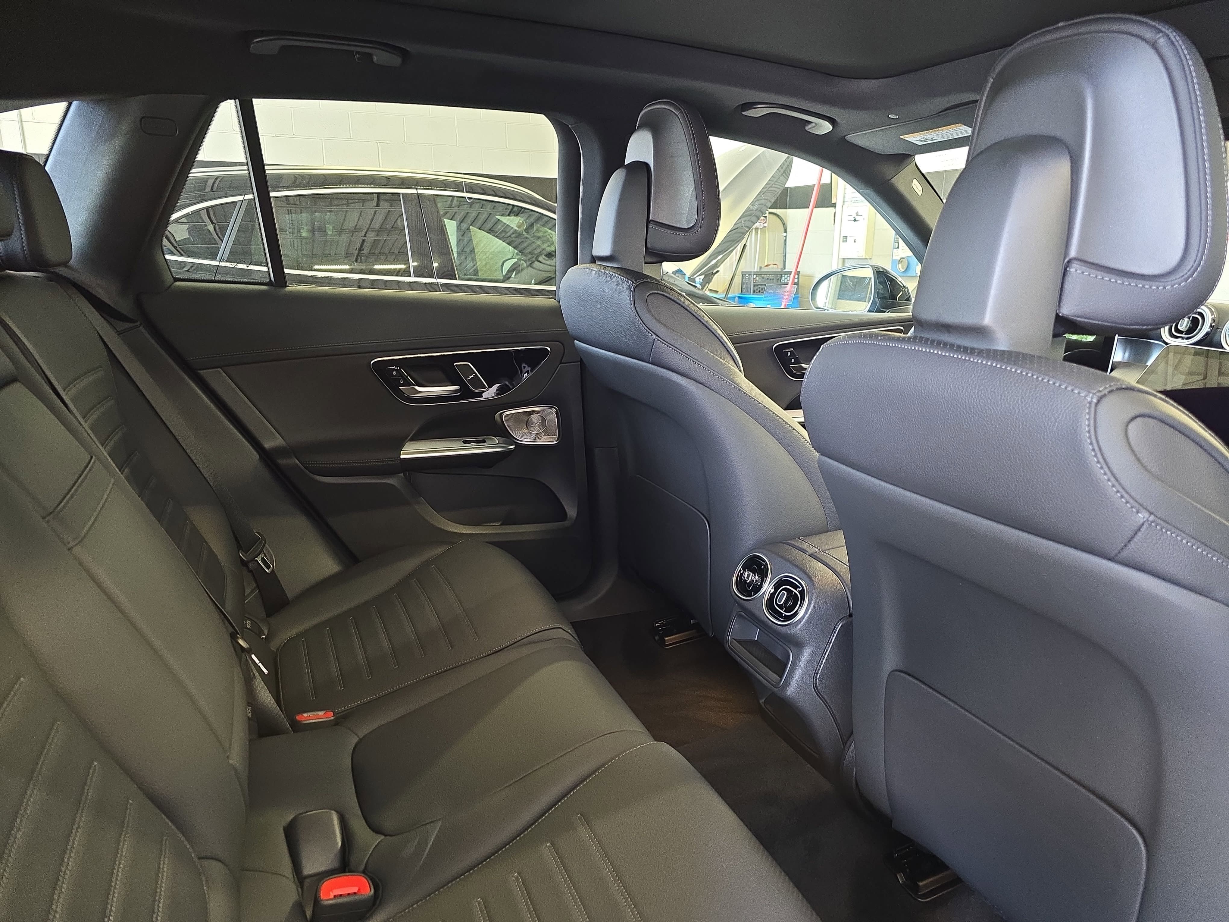 New 2026 Graphite Grey Metallic Mercedes-Benz GLC300 image 11