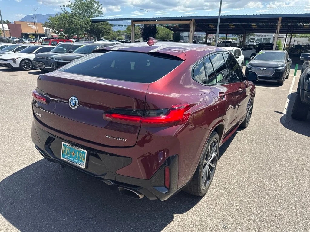 Used 2022 Red BMW xDrive30i image 16